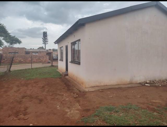 2 BEDROOM HOUSE FOR SALE IN VOSLOORUS EXT